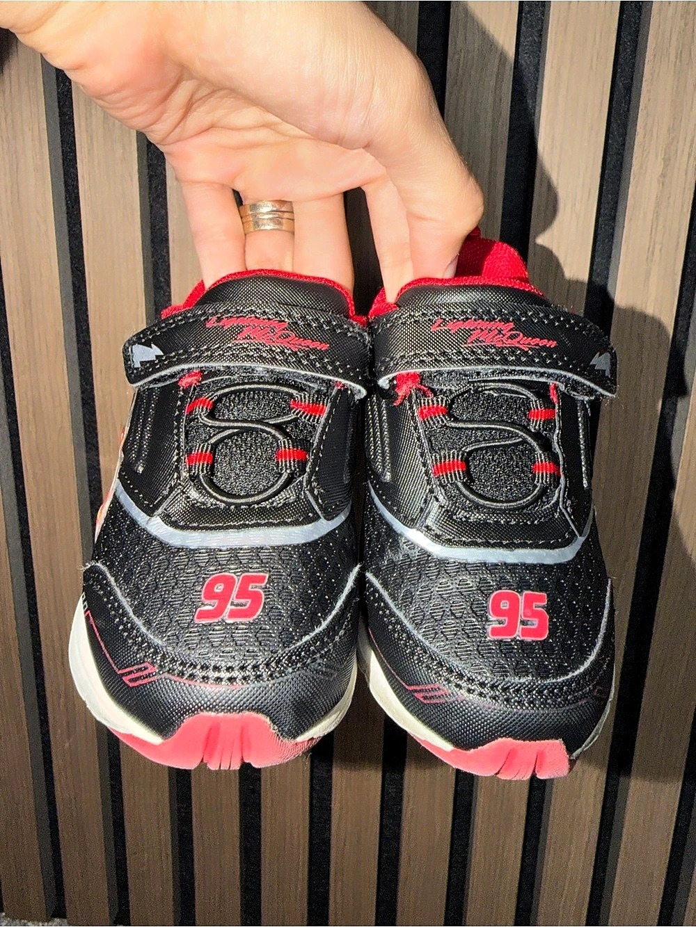 Disney Cars Lightening McQueen Kids Shoes US 7